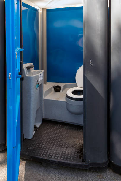 Portable Toilet Options We Offer in Lake Mack Forest Hills, FL